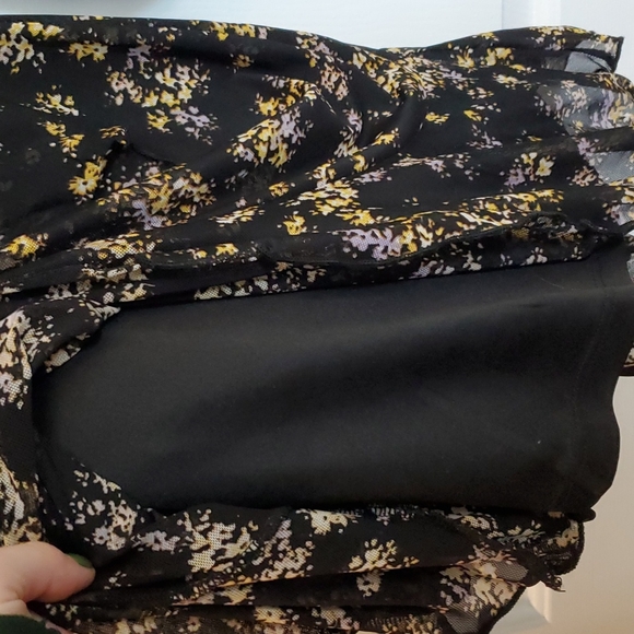 Yellow and black mesh dress - Picture 4 of 4